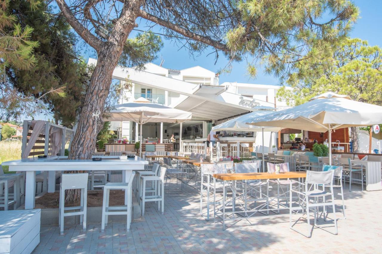 Vertigo Seaside Apartments Нікіті Екстер'єр фото