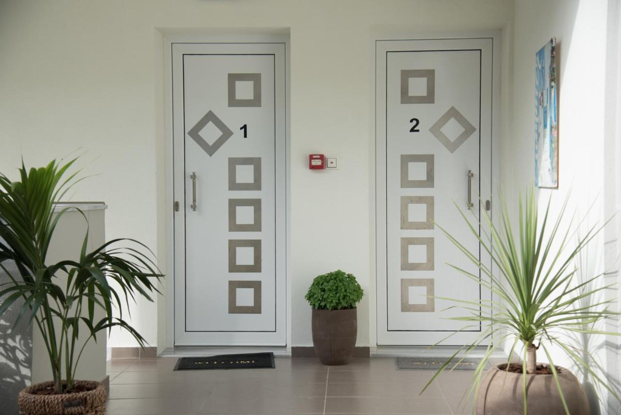 Vertigo Seaside Apartments Нікіті Екстер'єр фото