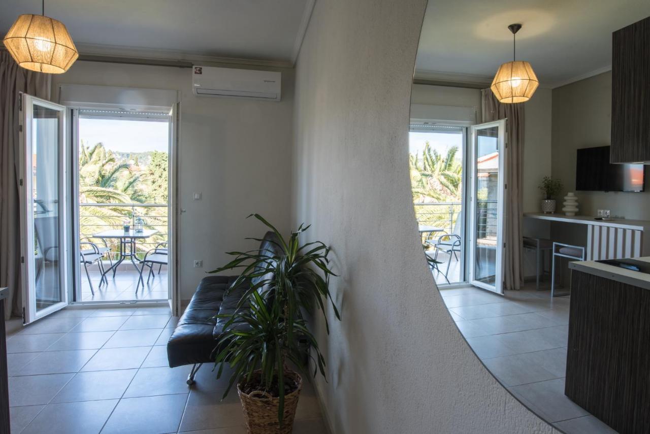 Vertigo Seaside Apartments Нікіті Екстер'єр фото
