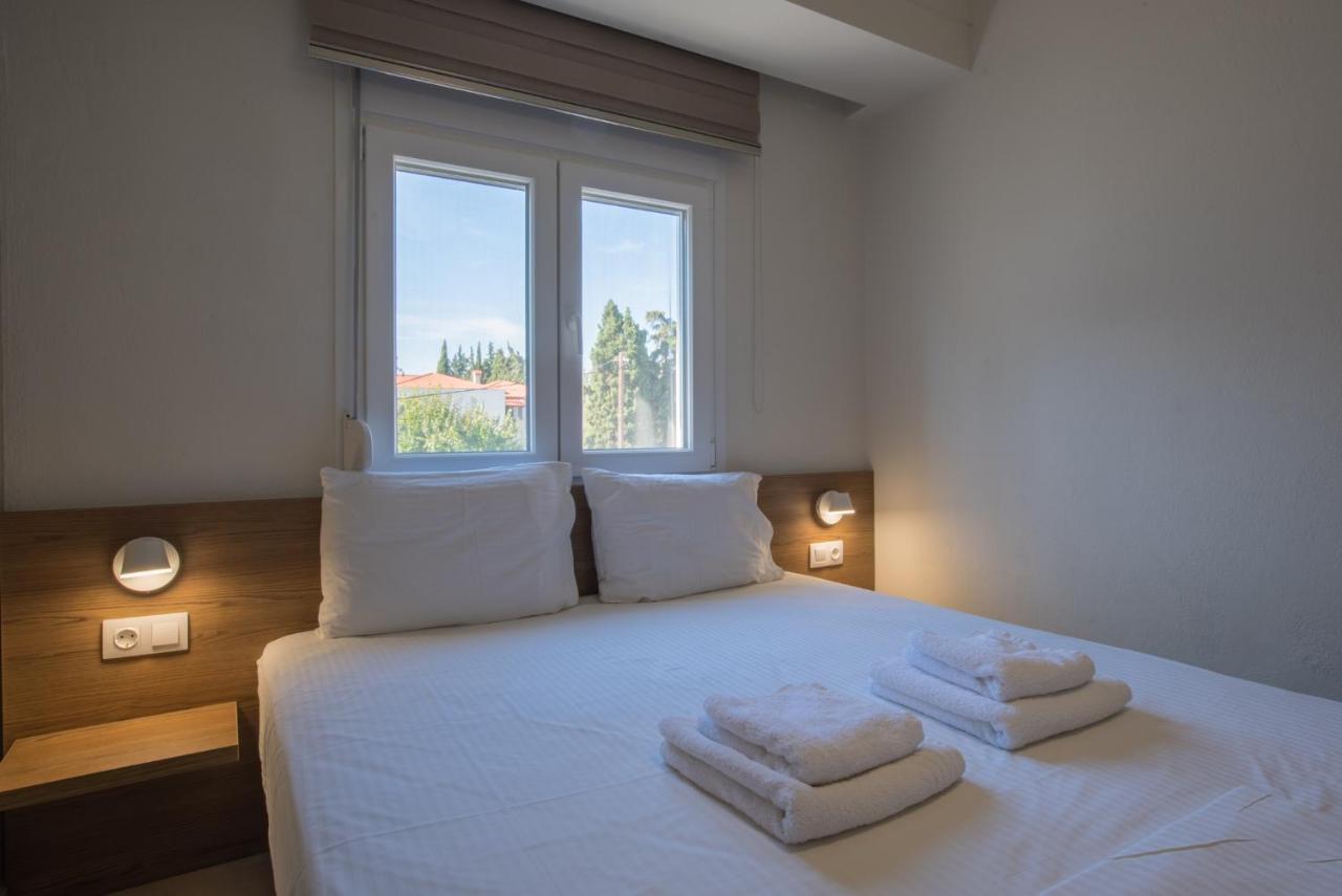 Vertigo Seaside Apartments Нікіті Екстер'єр фото