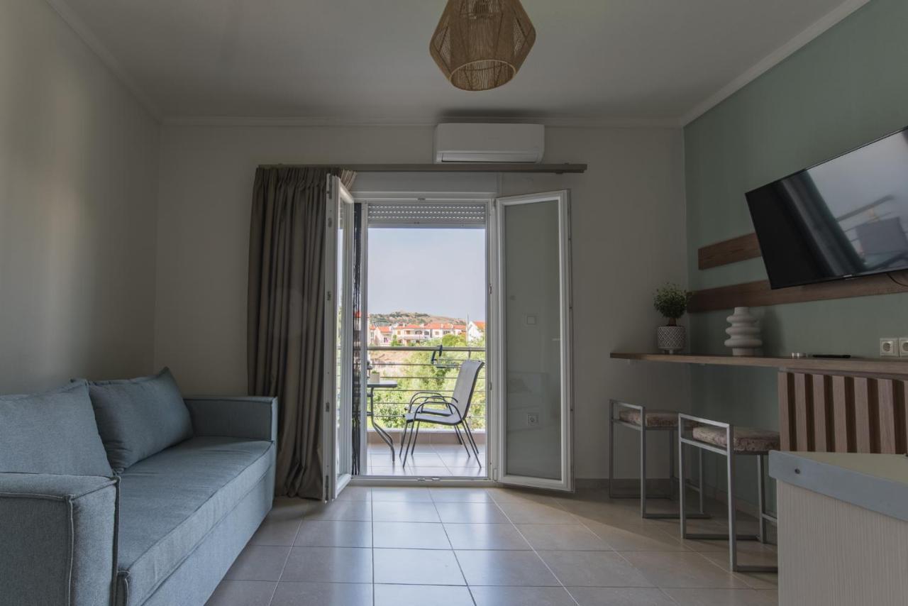 Vertigo Seaside Apartments Нікіті Екстер'єр фото