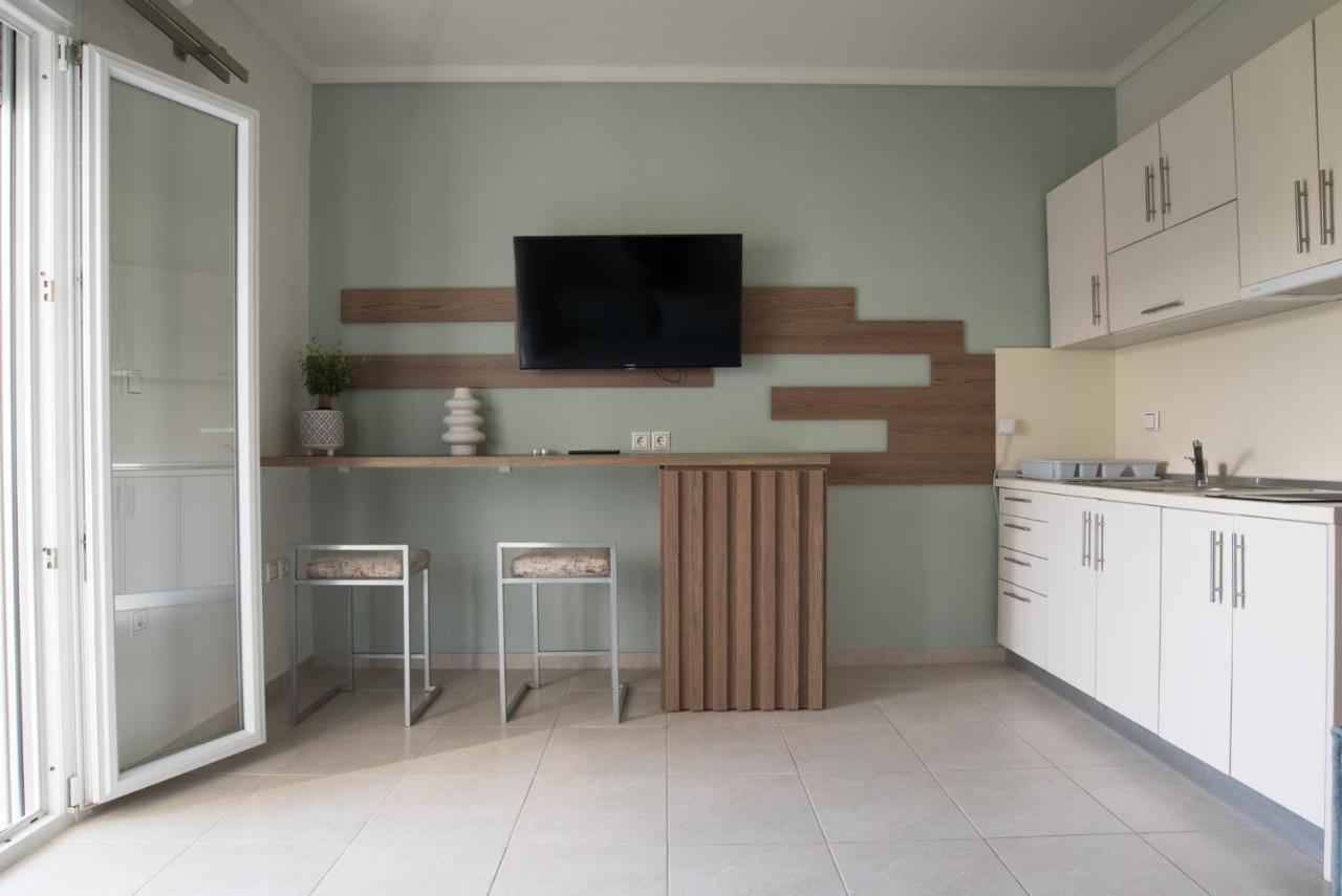 Vertigo Seaside Apartments Нікіті Екстер'єр фото