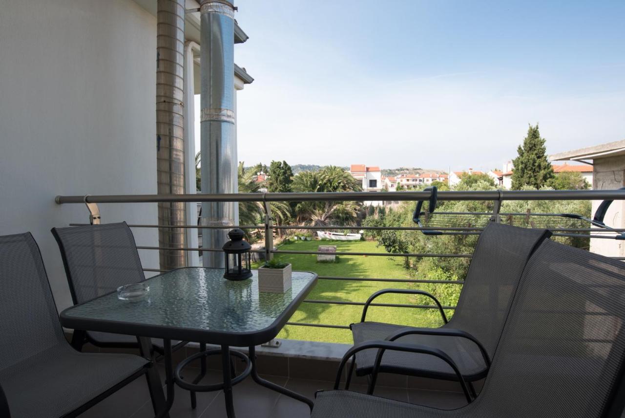 Vertigo Seaside Apartments Нікіті Екстер'єр фото