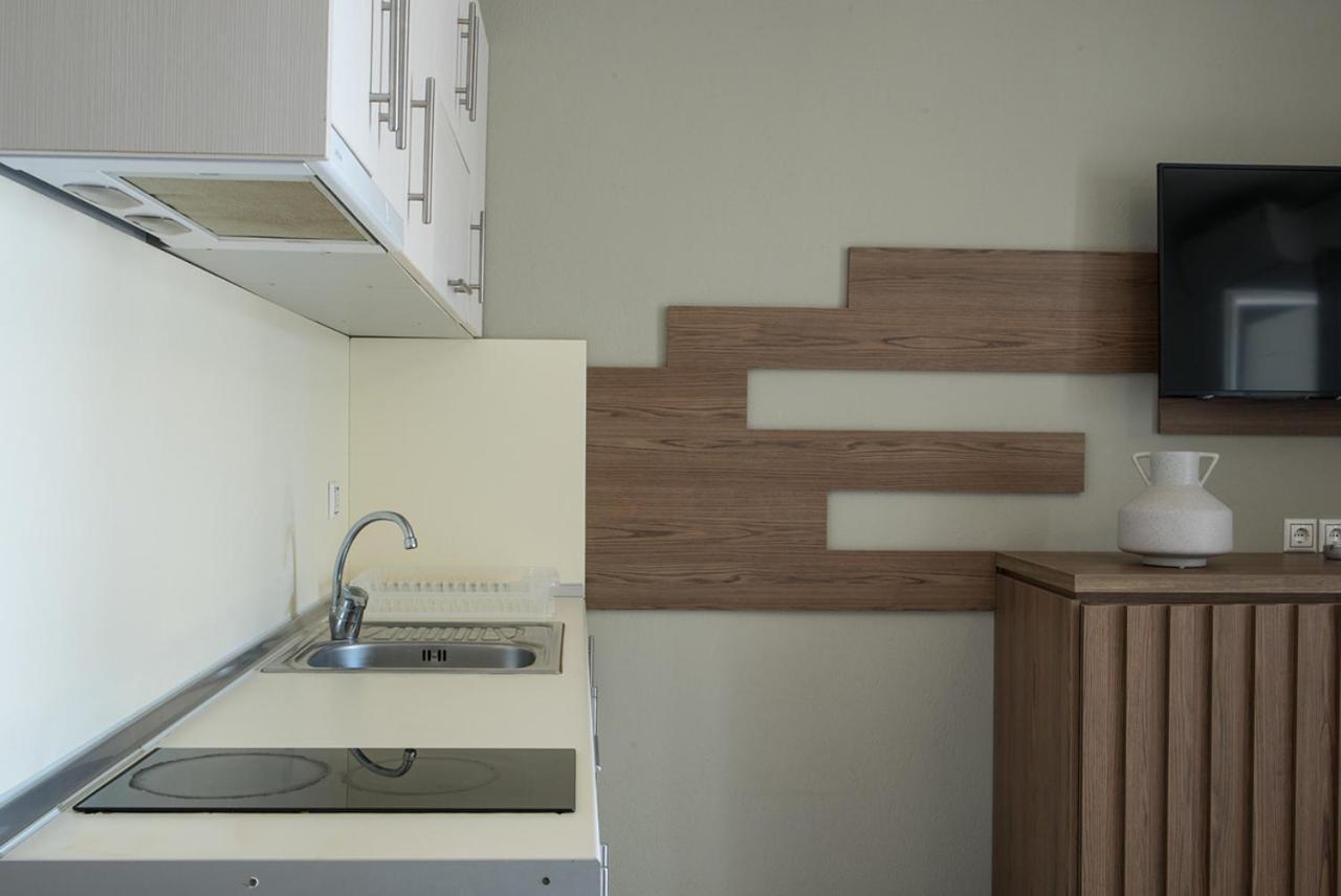 Vertigo Seaside Apartments Нікіті Екстер'єр фото