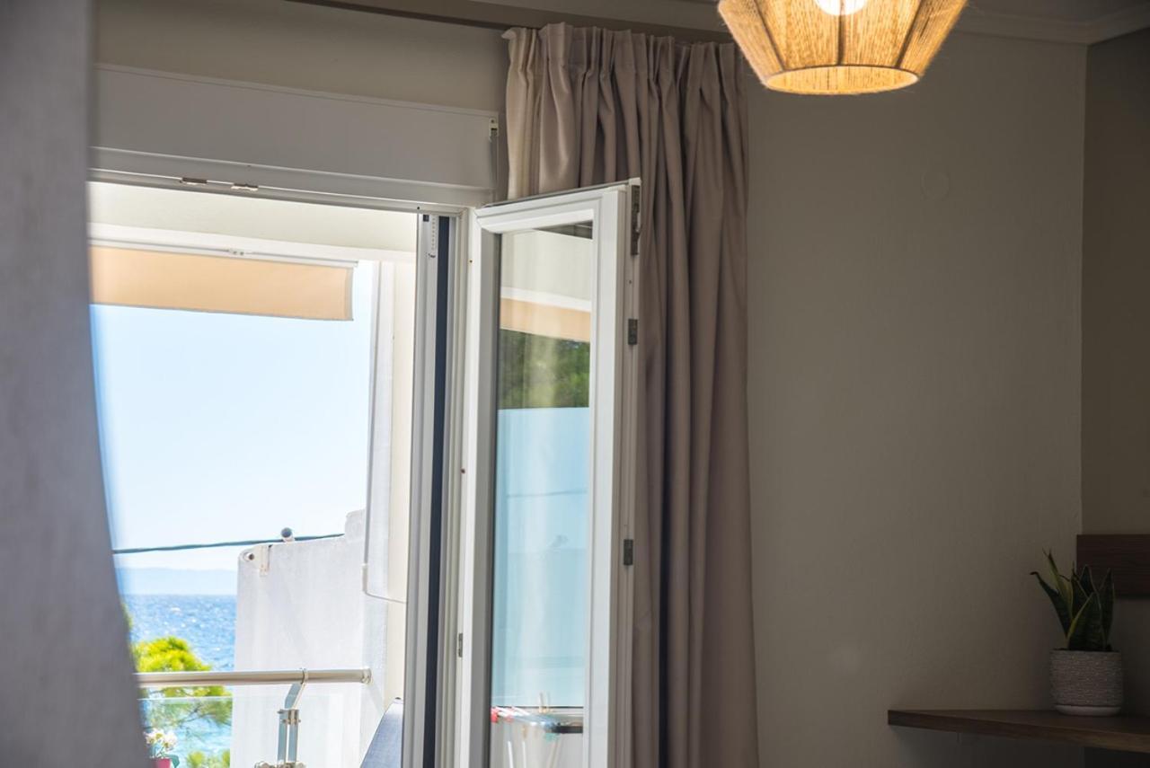 Vertigo Seaside Apartments Нікіті Екстер'єр фото