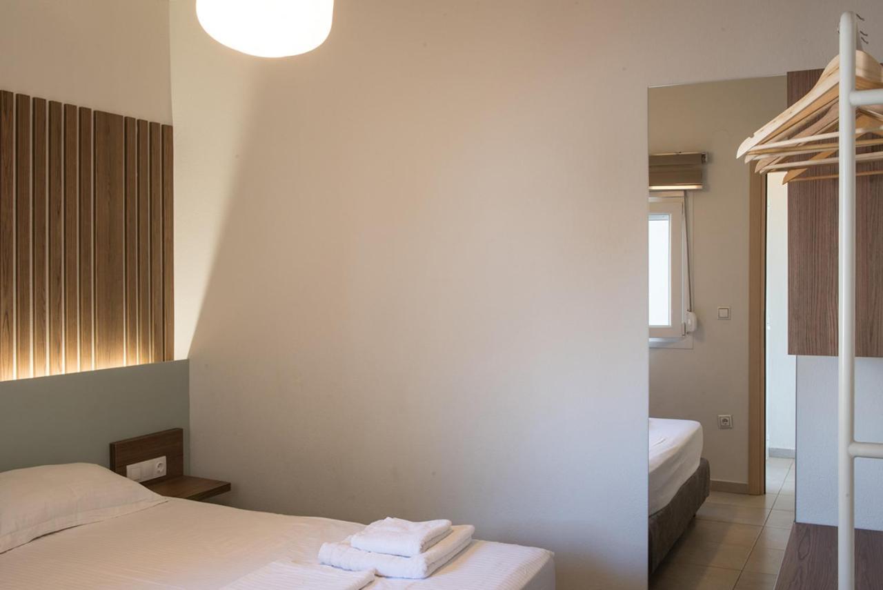 Vertigo Seaside Apartments Нікіті Екстер'єр фото