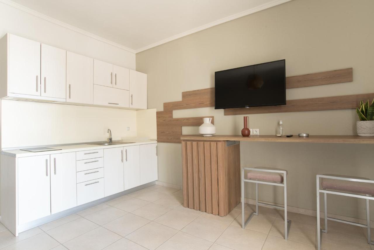 Vertigo Seaside Apartments Нікіті Екстер'єр фото