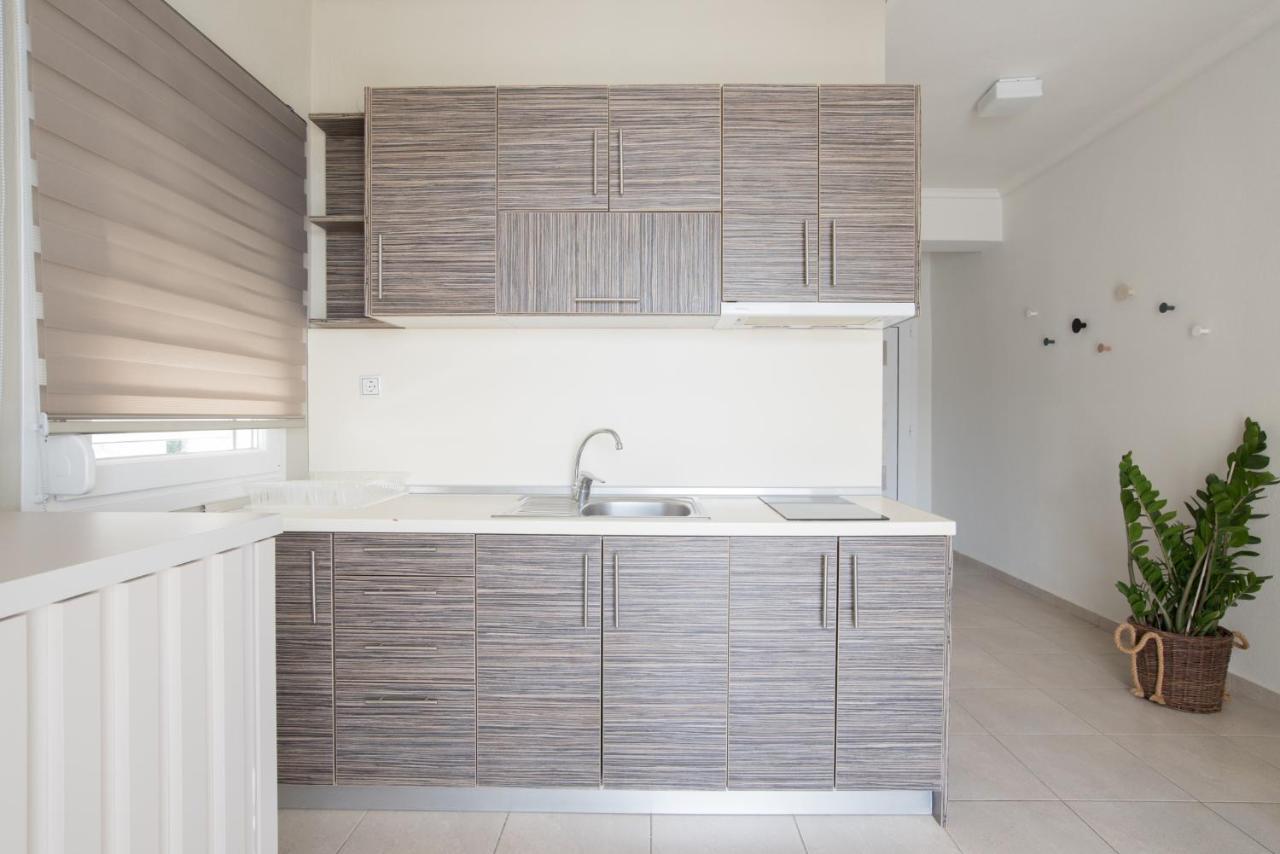 Vertigo Seaside Apartments Нікіті Екстер'єр фото